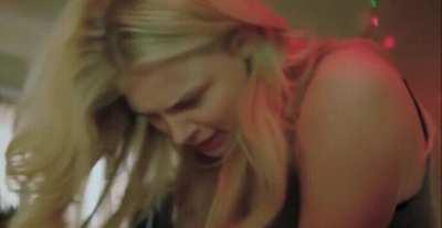 Would you let petite Chloë Grace Moretz peg you?