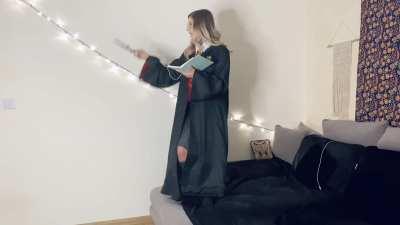 There’s not enough actual porn here you guys!.. Enjoy our parody 🧙🏻‍♀️💓