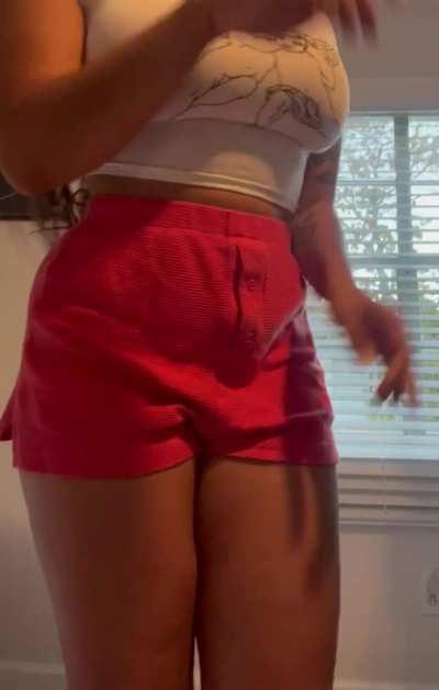 Daddy please make me jiggle