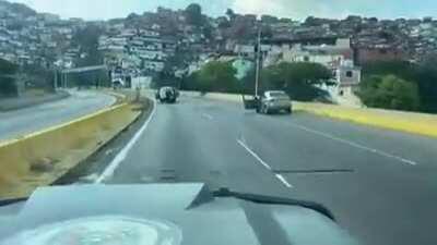 Venezuelan security forces caravan being ambushed by the 