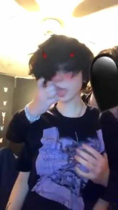 Даже не знаю ставить ли NSFW