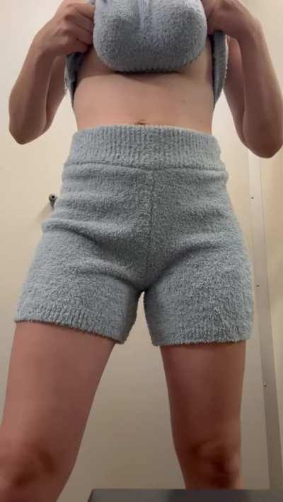 I want to get fucked in the dressing room, come join me