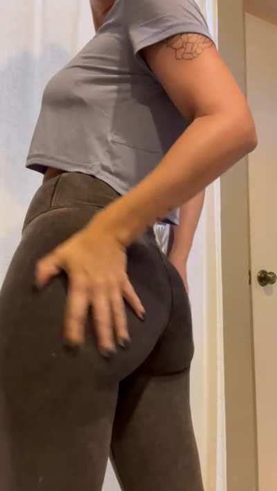 Would you enjoy receiving nudes from me? [ba]