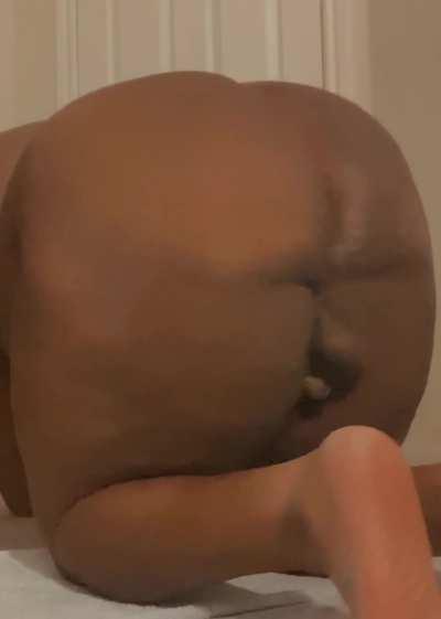 I wanna be nutted in so bad 