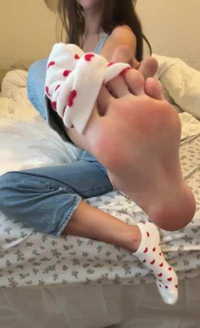 A little sock removal to get you through the week…😇