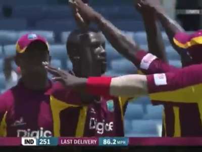 Andre Russell slips in the yorker to beat Ishant Sharma