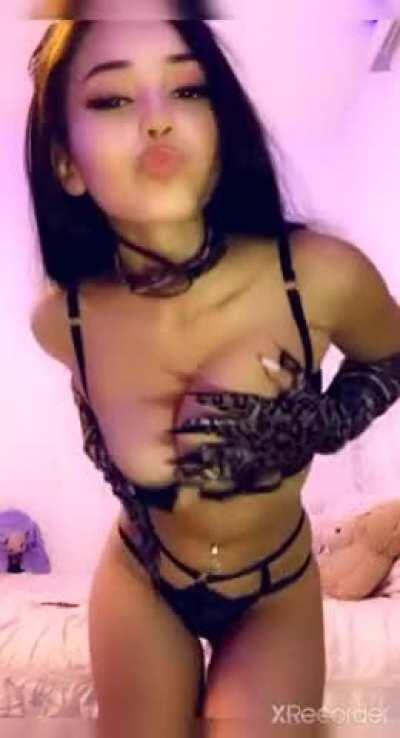 Check Comment For Her 2GB Folder (BG sextapes included💦)👇👇