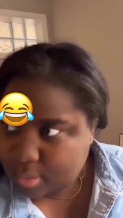 White ppl chillen in their house vs black ppl chillen in their house