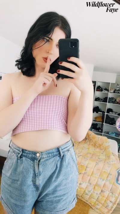 Don't tell anyone what I'm hiding, ok?🤫