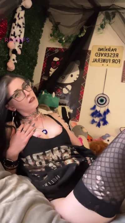 Would you spend your days cuddling with a little girl? 🥰