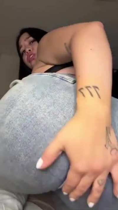 I want you to taste my farts right now 💨😋