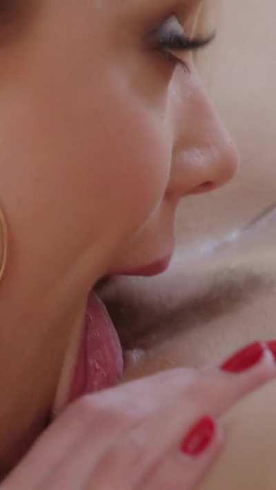 Beautiful Pussy Eating