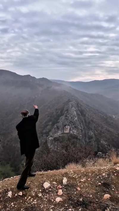 Creative use of a dolly zoom