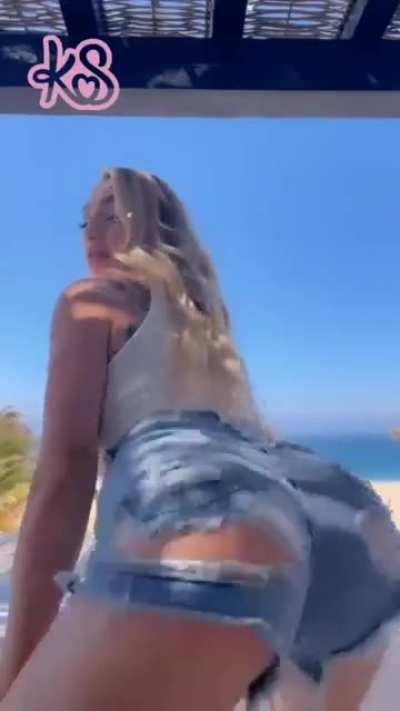 Tᴡᴇʀᴋɪɴɢ ʙᴀʀʙɪᴇ🍑