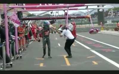 Just a kind reminder that the clip used of Grosjean in the Netflix trailer where he appears to push the camera away is actually him just being a good guy.