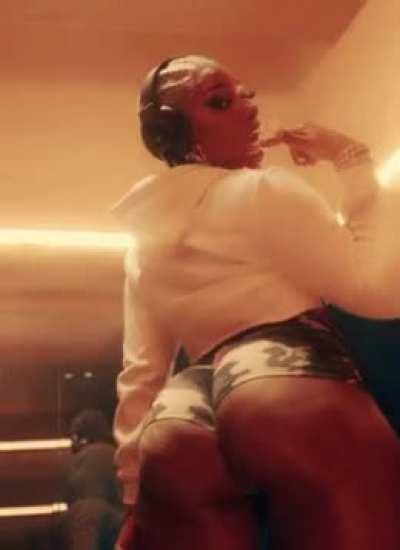 Nothing I wouldn't do for that ASS!🍆💦😍