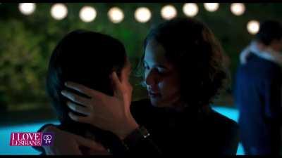 Margaret Qualley (28) & Geraldine Viswanathan (27) - 