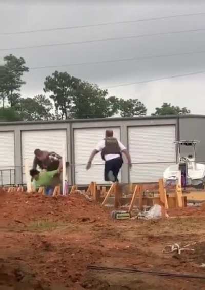 My countries Gestapo hard at work attempting to kidnap another US citizen & worker in Foley Alabama.