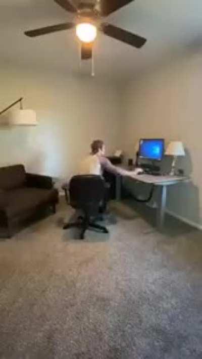 O cara e um mestre no pulo