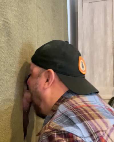 47 [M4M] Minneapolis. Married, hot, hung Jersey stud, needed some attention from the pussymouth. Was looking forward to draining his hog. 40/6’2”/175/8”.