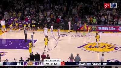 [Highlight] Lakers bench doing the “whoop that trick” dance as they end the Grizzlies season