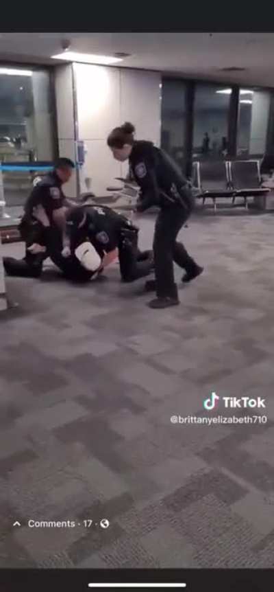 Drunk dude gets tazed at the airport