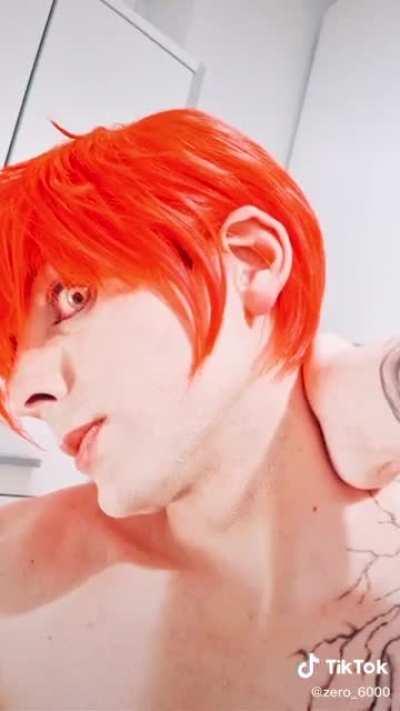 I’ve heard of washboard abs, but Spanish guitar abs?