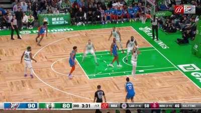 [Highlight] Aaron Wiggins putback dunk