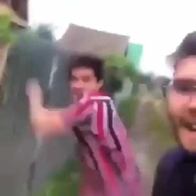 That facial expression change 😂😂