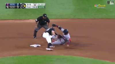 [Highlight] Nelson Cruz feeling a little ambitions going for two. Thrown out by a mile.