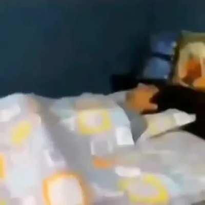 oq este homen esta fazendo? 😝