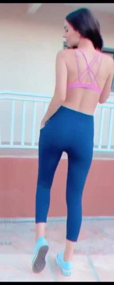More Fabletics Booty