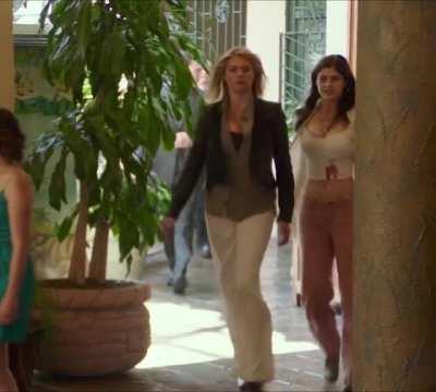 Kate upton and Alexandra Daddario Jiggle