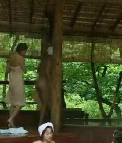 NSFW : Alicia Vikander : Riley Keough in 