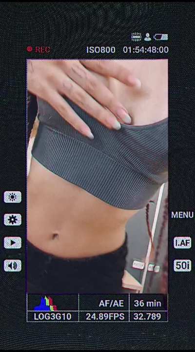 You know that I want to undress and fuck you very hard 😈🥵