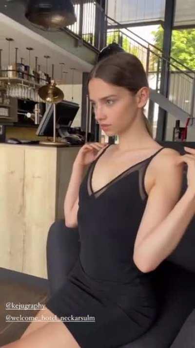 Sophie in slow-motion