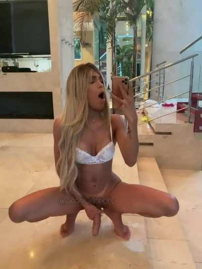 Trans Girl Jerking off Mirror Selfie