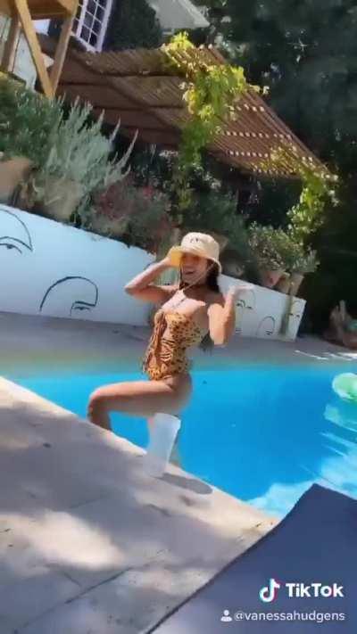 i'd do anything for the goddess Vanessa Hudgens