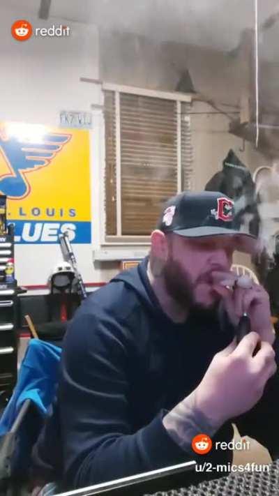 I'm hanging out hearts dick pics and clouds today PM me for which one you want 😜😎 ❤️💨🍆