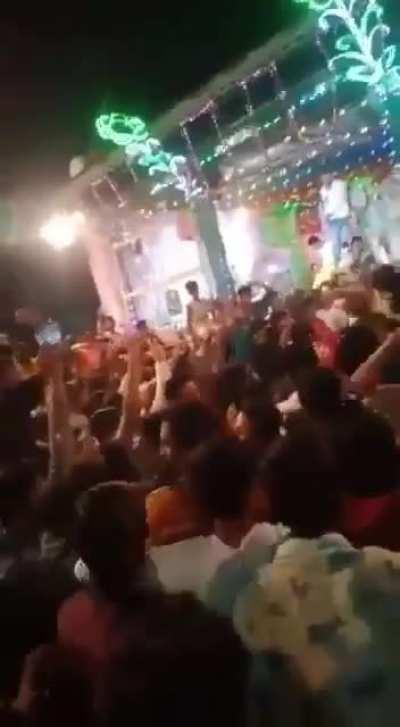 MP: Crowd chants ‘Pakistan Zindabad’ during Muharram procession in Ujjain. The Muharram procession in Ujjain was stopped by the police owing to Covid-19 norms, this made the crowd angry and they shouted Pakistan Zindabad slogans