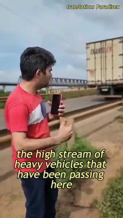 Journalist and camera operator freak when reporting on a dangerous aging bridge and just happen to be there for a major structural failure (it ended up collapsing, Brazil) 