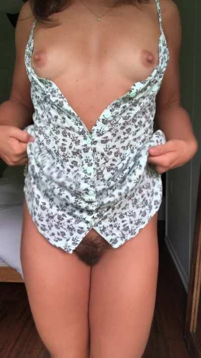 I do [GFE]s specializing in findom and mommy domme. Fetish friendly 💩 Or maybe you’d like a pair of my dirty panties!? 👙 [pic] [vid] [fet] [pty]