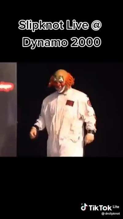 a parody of what would happen in the head of each of the band members in the dynamo 2000 I'm sorry if it's only in eapaÃ±ol but the one who understood understood