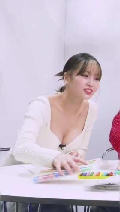 Twice - Momo