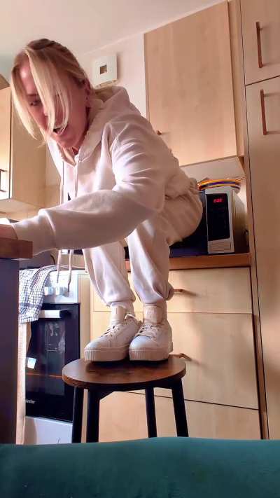 Letting rip a HUGE fart in the microwave ready made for you