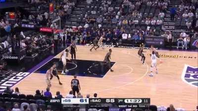 [Highlight] Curry and Draymond 2-man game leads to Curry tear drop