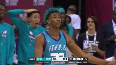 [Highlight] Kai Jones finishes the lob over Wembanyama