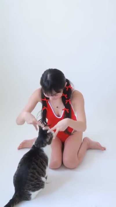 She finally shows her pussy 😲