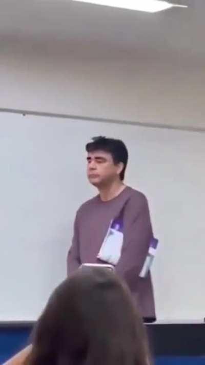 This teacher handling the situation