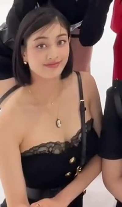 Sexy Park Jihyo😳